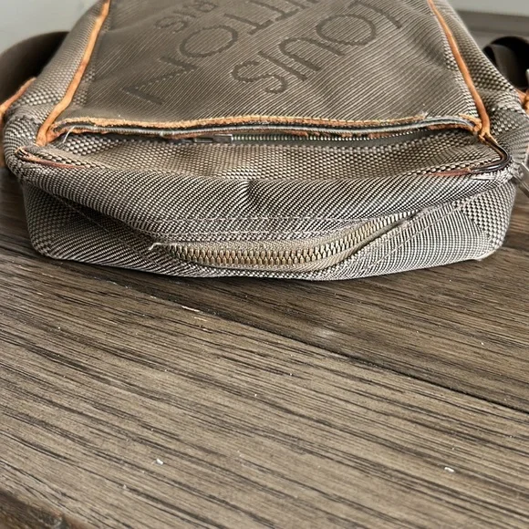 Louis Vuitton Damier Geant Shoulder Bag - Picture 4 of 16